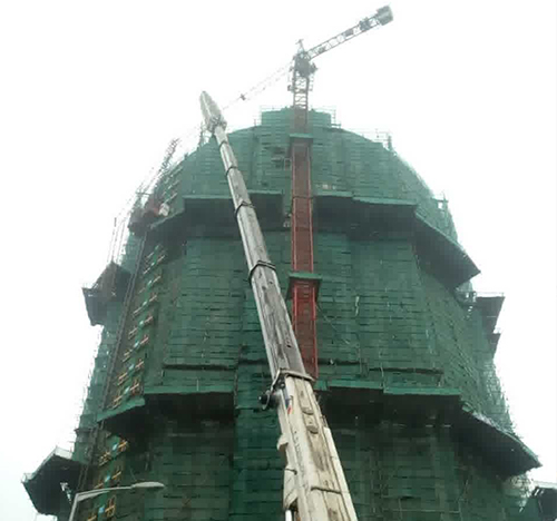 佛山市吊车在工地上作业
